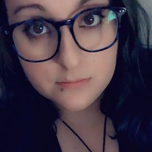 Meet your Posher, Courtney